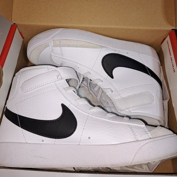 ***SOLD***Nike Blazer Mid '77 Womens 5/Youth 3Y - Picture 1 of 7